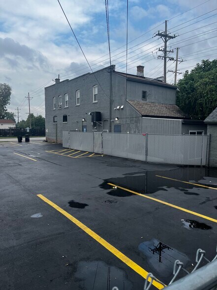 717 Bellwood Ave, Bellwood, IL à vendre - Photo de l’immeuble – Image 2 sur 14