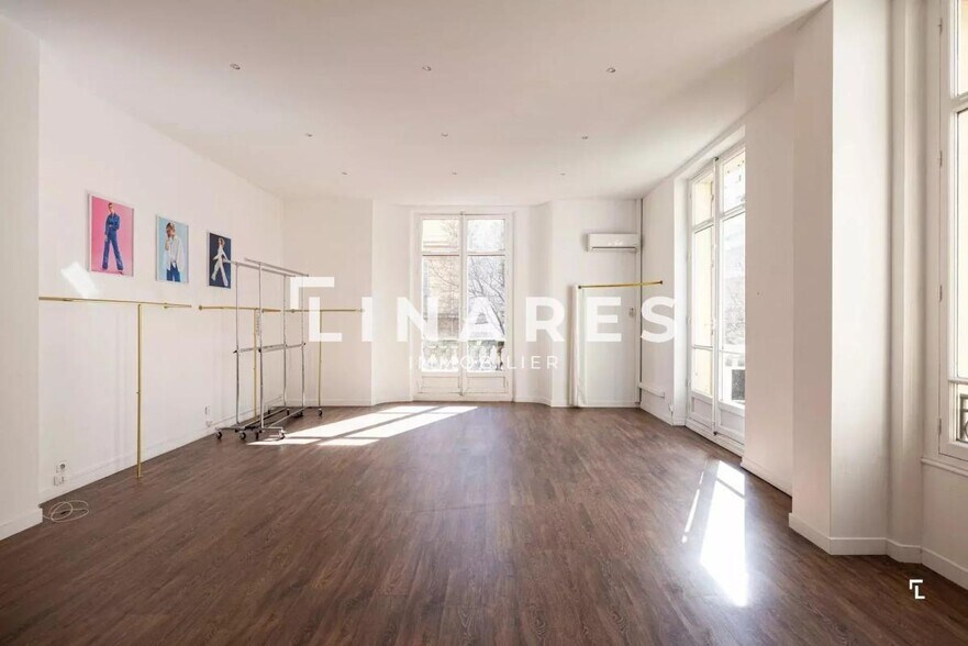 Bureau dans Marseille 8eme à louer - Photo de l’immeuble – Image 1 sur 6
