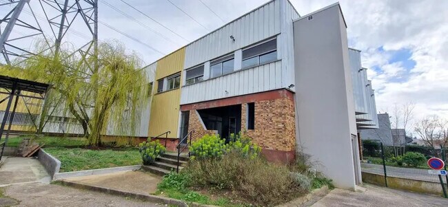 Plus de détails pour 5 Rue De La Pompadour, Boissy-Saint-Léger - Local commercial à louer