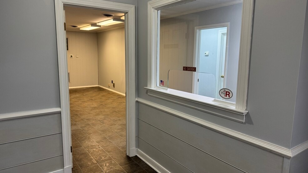200 E Nine Mile Rd, Highland Springs, VA à vendre - Photo intérieure – Image 2 sur 8
