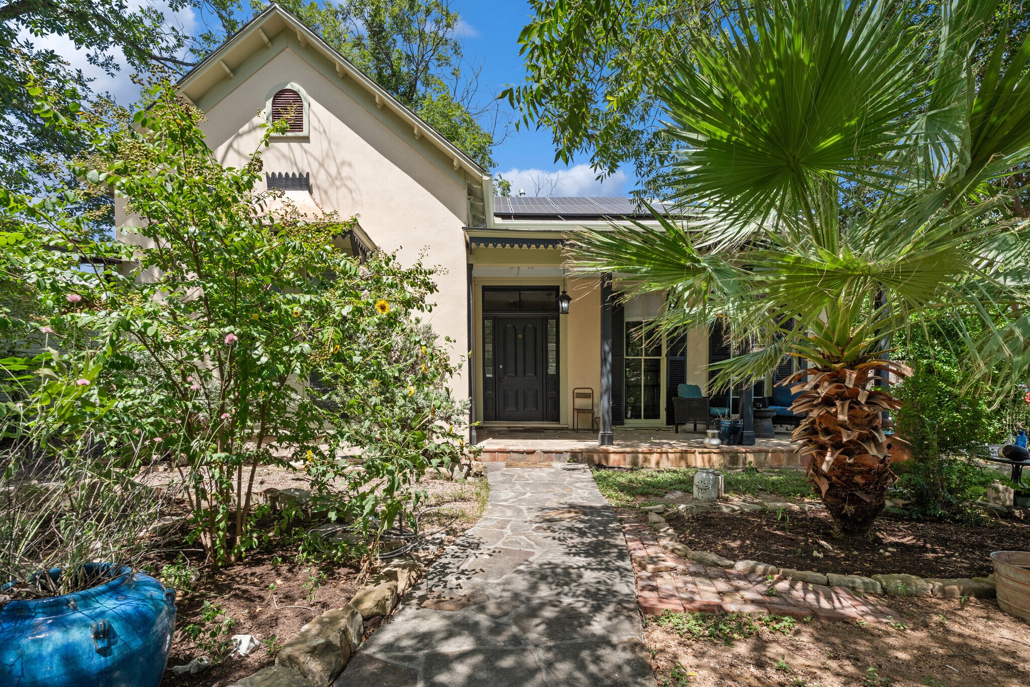 1012 N Flores St, San Antonio, TX à vendre Photo principale– Image 1 sur 22
