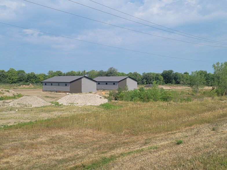 600 Industrial St, Saint Peter, MN à louer - Photo de l’immeuble – Image 2 sur 4