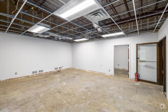 100 Readington Rd, Branchburg, NJ à louer Hall d’entrée– Image 1 sur 14