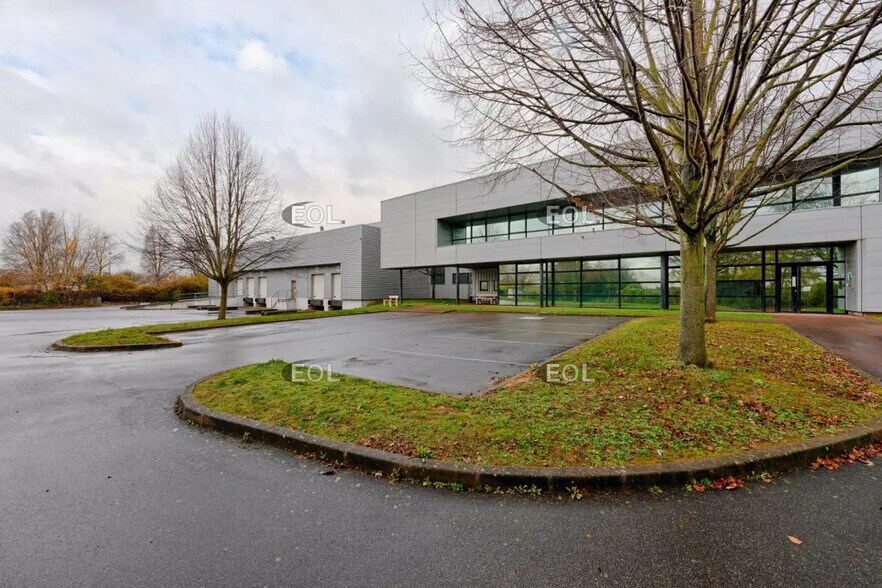 Local d’activités dans Wissous à louer - Photo de l’immeuble – Image 3 sur 9