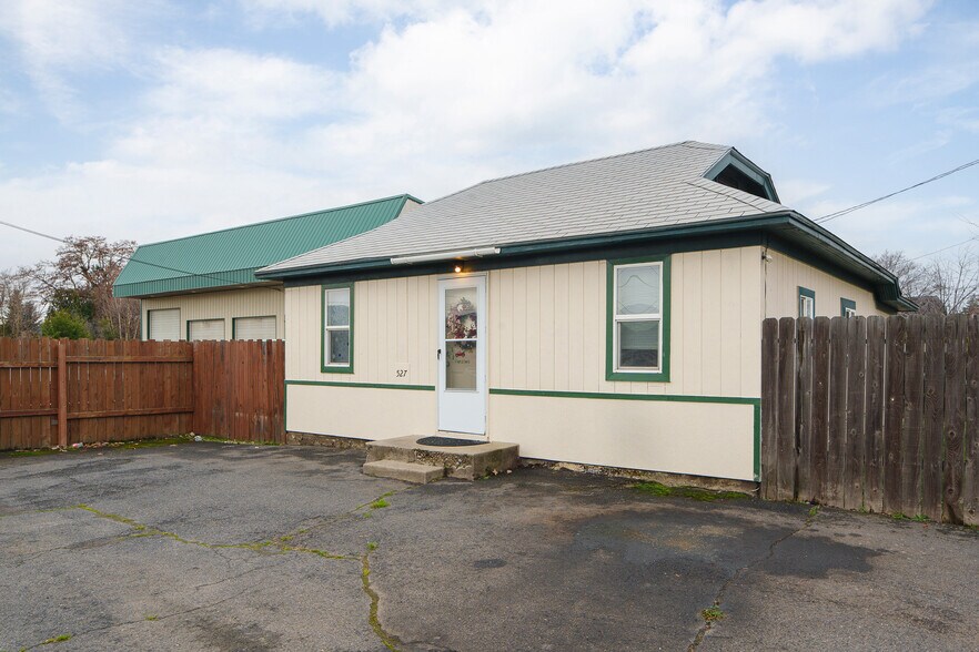 525 N Barker Rd, Greenacres, WA à vendre - Photo de l’immeuble – Image 2 sur 12