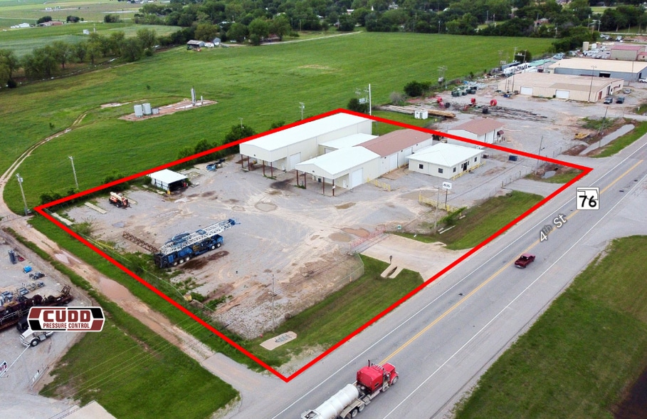 1206 SE 4th St, Lindsay, OK à vendre - Photo de l’immeuble – Image 3 sur 18