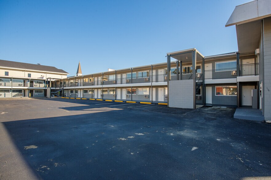 Courlley Multi-Family Portfolio portefeuille de 2 biens à vendre sur LoopNet.fr - Photo de l’immeuble – Image 3 sur 74