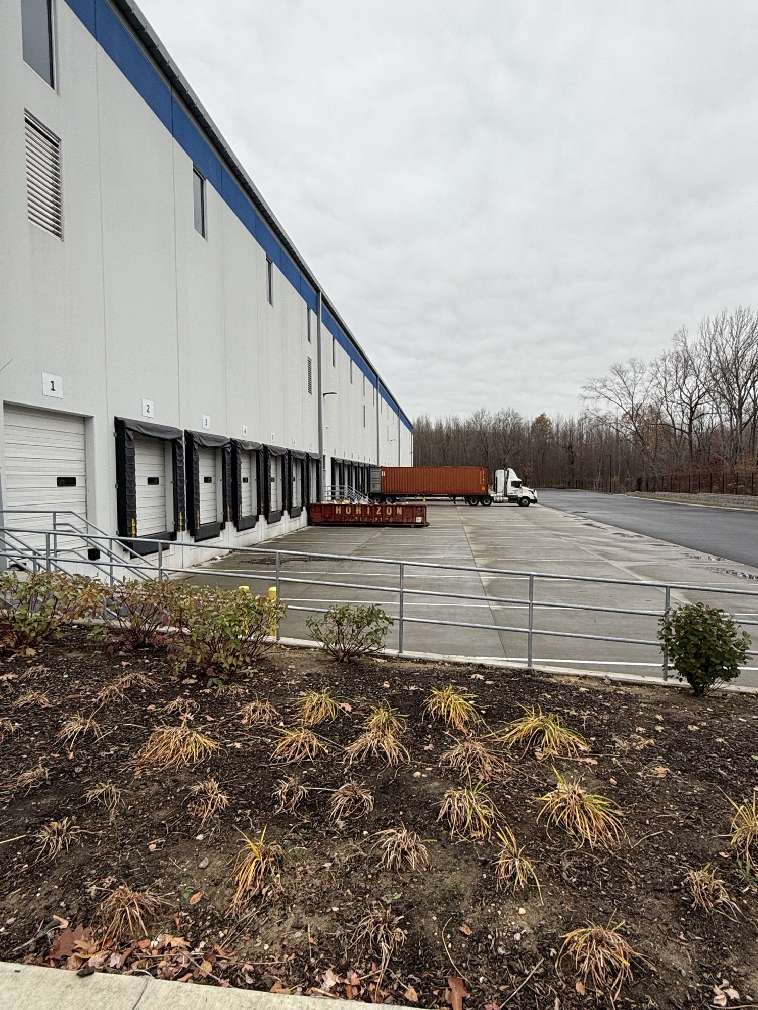 269 Wyckoff Mills Rd, East Windsor, NJ à louer Photo de l’immeuble– Image 1 sur 4