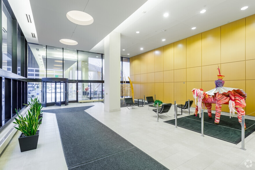 26555 Evergreen Rd, Southfield, MI à louer - Hall d’entrée – Image 3 sur 12