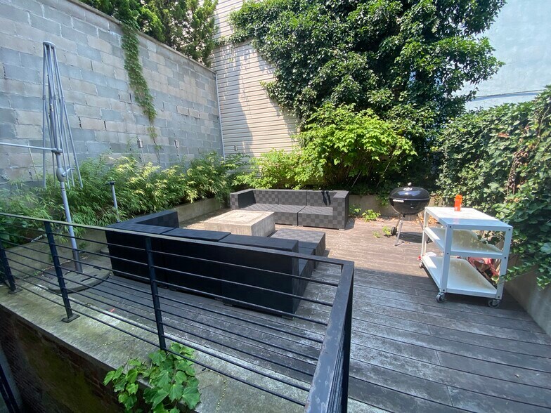 384 Van Brunt St, Brooklyn, NY à louer - Photo de l’immeuble – Image 3 sur 6