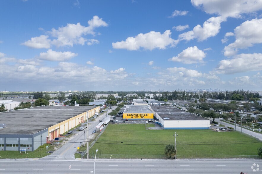 7005-7145 NW 41 St, Miami, FL à louer - Photo principale – Image 1 sur 7