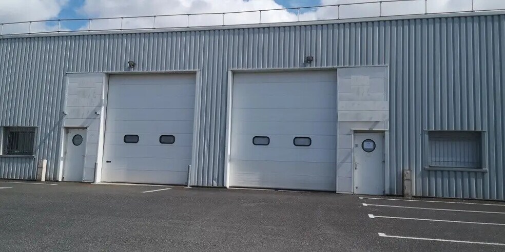 Local d’activités dans Saint-Herblain à louer - Photo de l’immeuble – Image 1 sur 4