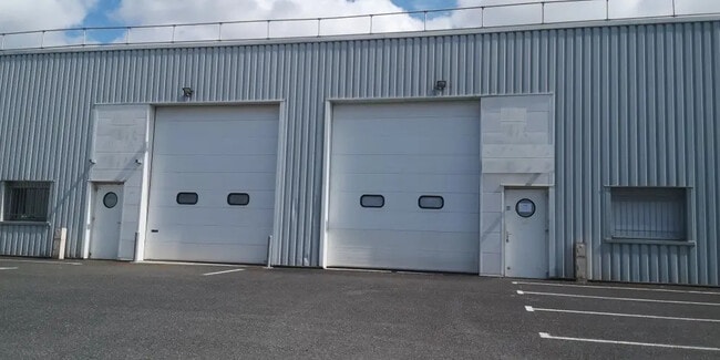 Plus de détails pour Local d'activités à louer