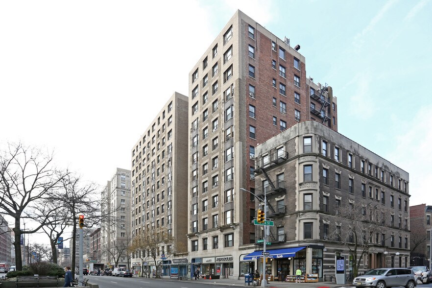 2901-2909 Broadway, New York, NY à louer - Photo de l’immeuble – Image 3 sur 3