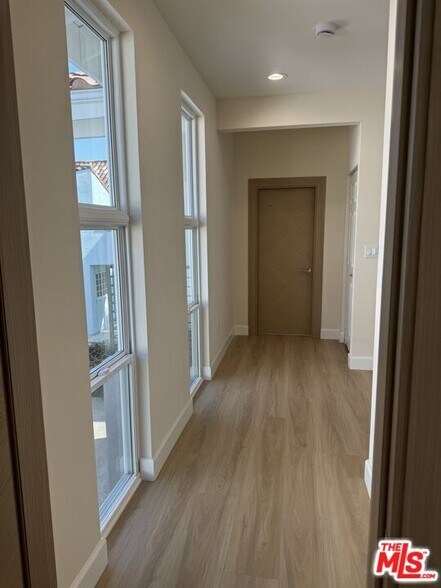 821 Lorraine Blvd, Los Angeles, CA à vendre - Photo de l’immeuble – Image 3 sur 69