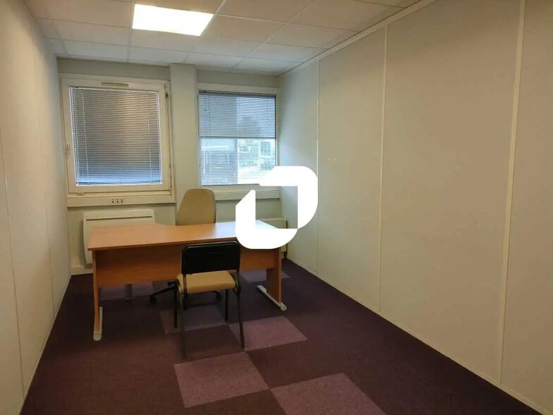 Bureau dans Bièvres à louer - Photo de l’immeuble – Image 1 sur 3