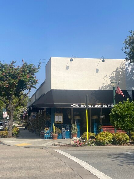 2071 3rd St, La Verne, CA à vendre - Photo de l’immeuble – Image 2 sur 10