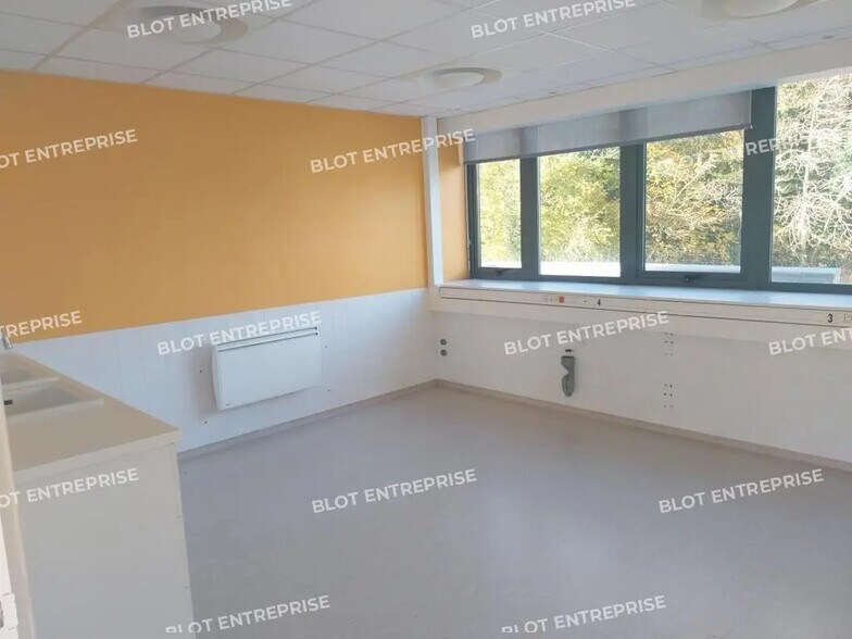 Bureau dans Douarnenez à louer - Photo intérieure – Image 3 sur 8