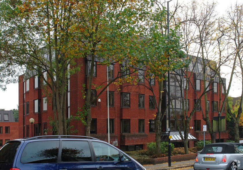 298 Regents Park Rd, Londres à louer - Photo de l’immeuble – Image 2 sur 9