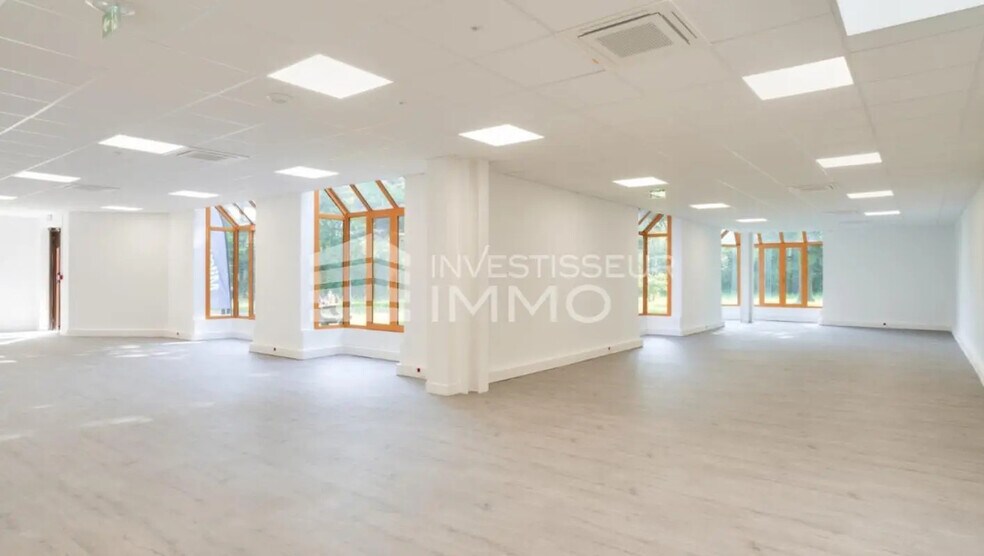 Local d’activités dans Croissy-Beaubourg à louer - Photo intérieure – Image 3 sur 4