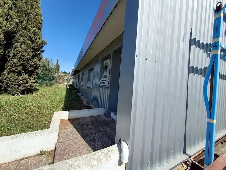 Industriel/Logistique dans Vitrolles à louer - Photo de l’immeuble – Image 3 sur 3