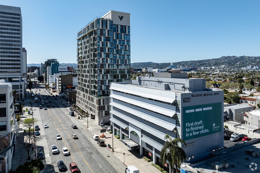6221 Wilshire Blvd, Los Angeles, CA à louer - Photo de l’immeuble – Image 3 sur 20