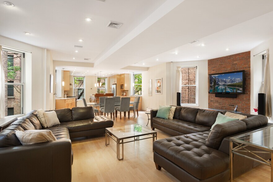 210 W 82nd St, New York, NY à vendre - Photo intérieure – Image 3 sur 13