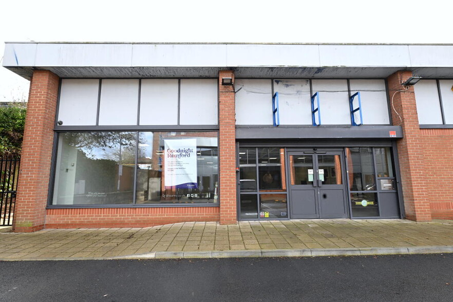 270 Hornchurch Rd, Hornchurch à louer - Photo de l’immeuble – Image 3 sur 3