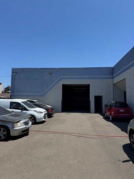 1760-1770 Timothy Dr, San Leandro, CA à louer - Photo de l’immeuble – Image 3 sur 6