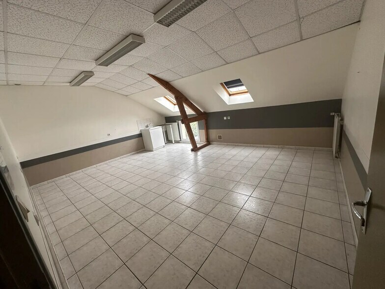 Bureau dans Angers à louer - Photo de l’immeuble – Image 3 sur 5