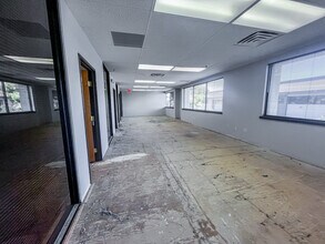 2755-2795 E Desert Inn Rd, Las Vegas, NV à louer Photo intérieure– Image 1 sur 6