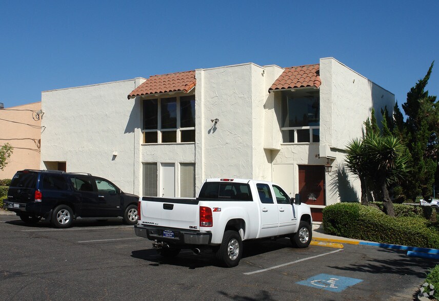 888 Thousand Oaks Blvd, Thousand Oaks, CA à louer - Photo de l’immeuble – Image 3 sur 10