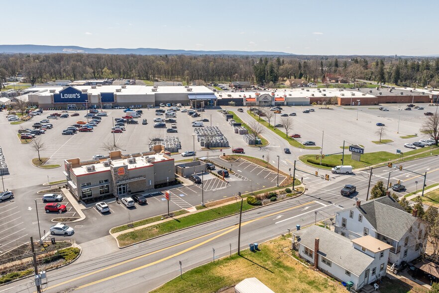 950 E High St, Carlisle, PA à vendre - Photo de l’immeuble – Image 2 sur 10