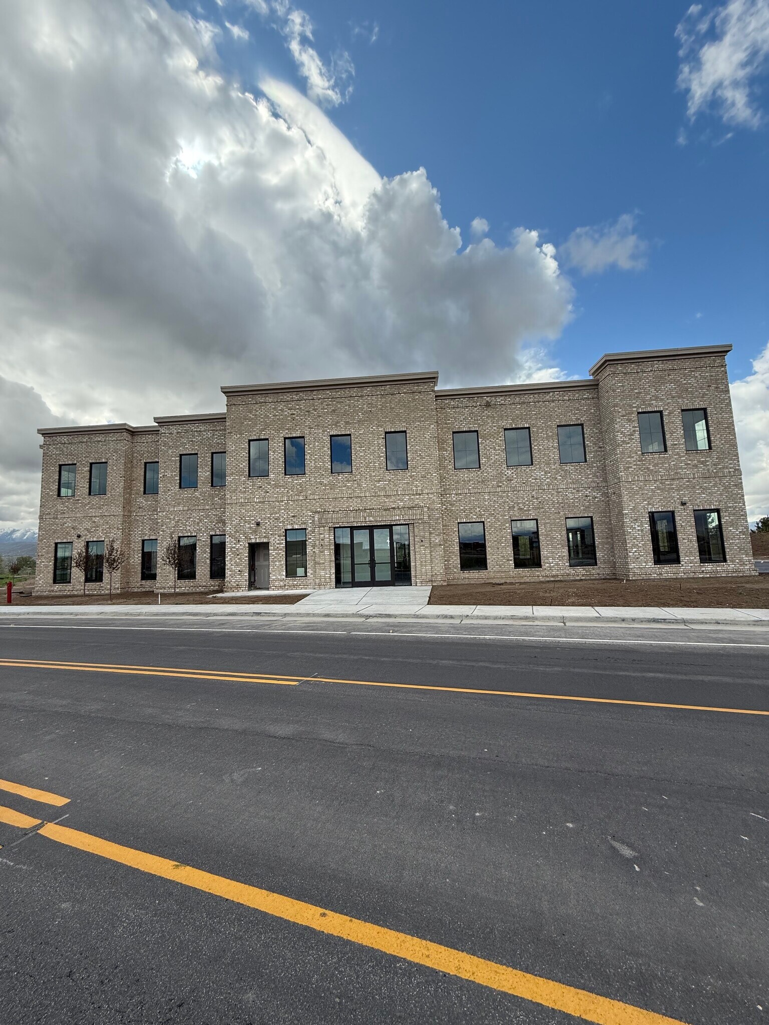 1595 W 14000 S, Bluffdale, UT à vendre Photo de l’immeuble– Image 1 sur 2
