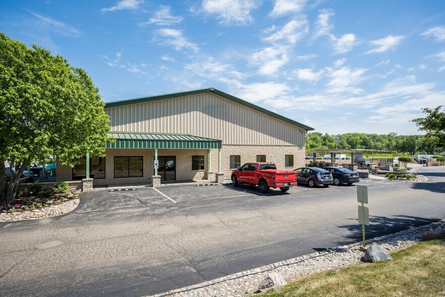 2101 Route 176, Prairie Grove, IL à vendre - Photo de l’immeuble – Image 1 sur 30