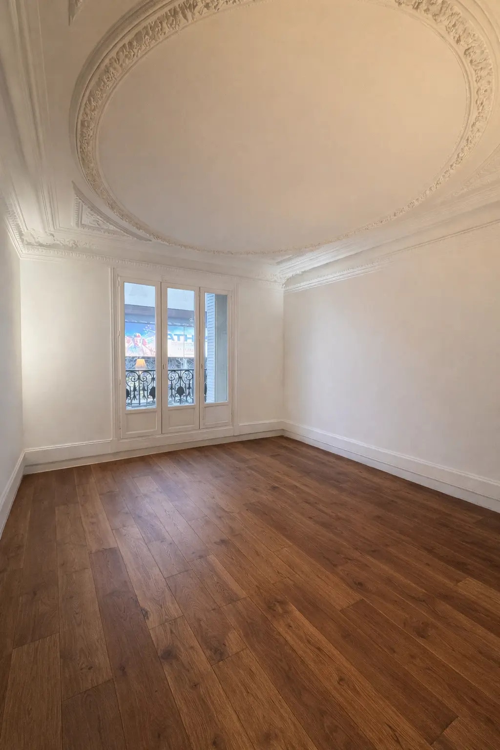 10 Bis Place De Clichy, Paris à louer Photo de l’immeuble– Image 1 sur 18