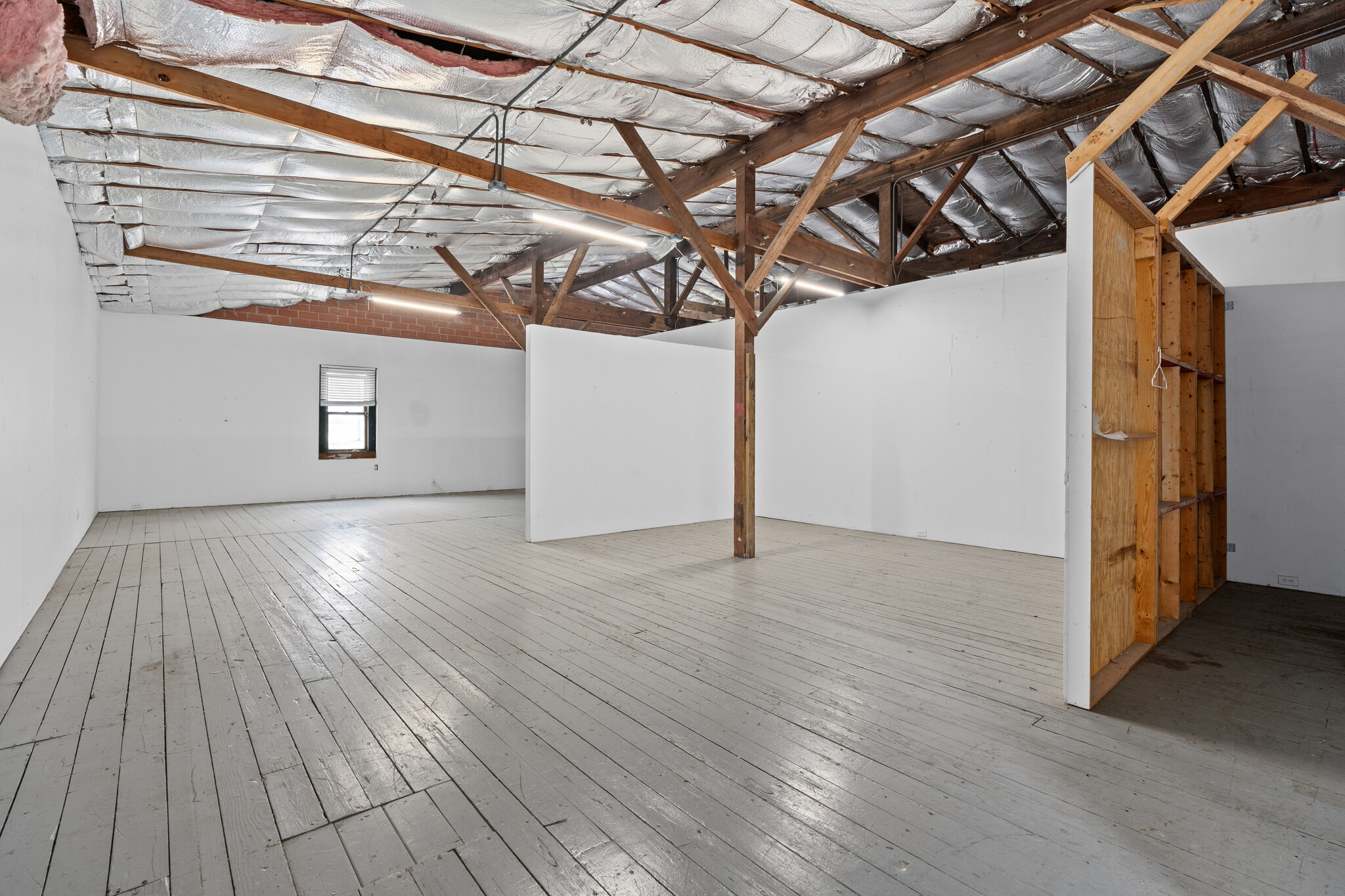 526 San Fernando St, San Antonio, TX à louer Photo de l’immeuble– Image 1 sur 2