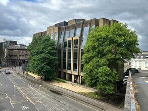 1-3 Woodside Cres, Glasgow à louer Photo de l’immeuble– Image 1 sur 3