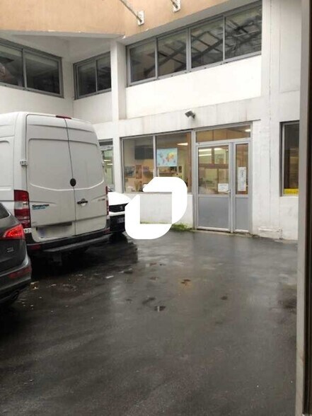 Bureau dans Courbevoie à vendre - Photo de l’immeuble – Image 3 sur 7