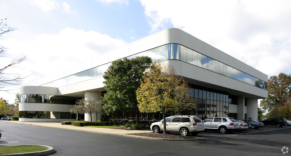 6150 Parkland Blvd, Mayfield Heights, OH à louer - Photo de l’immeuble – Image 3 sur 3