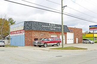 Plus de détails pour 14447 E 9 Mile Rd, Warren, MI - Local commercial à vendre