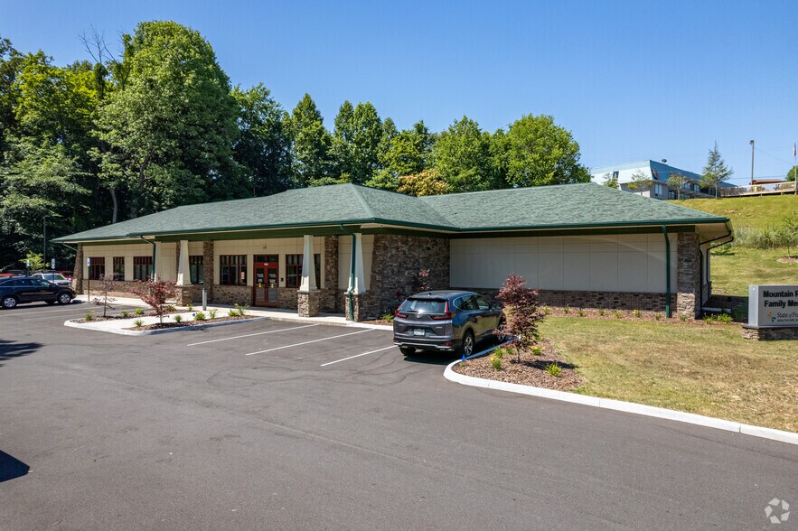 1242 W Shipley Ferry Rd, Kingsport, TN à vendre - Photo de l’immeuble – Image 2 sur 17