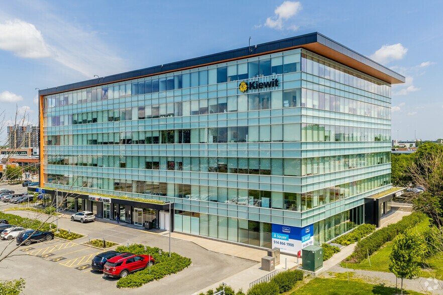 3055 Saint-Martin Boulevard West, Laval, QC à louer - Photo principale – Image 1 sur 5
