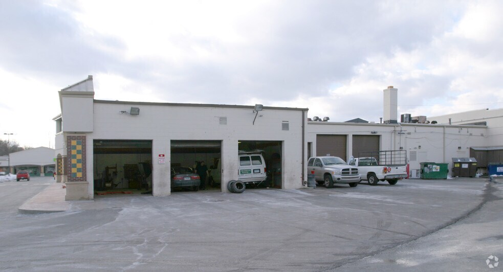 1216-1232 Farmington Ave, Bristol, CT à louer - Photo de l’immeuble – Image 2 sur 6