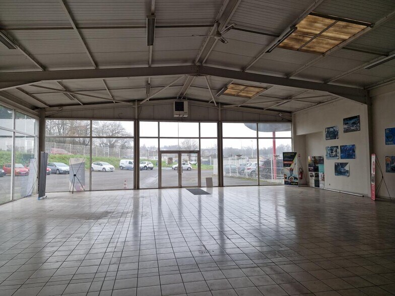 Local d’activités dans Limoges à louer - Photo de l’immeuble – Image 2 sur 5