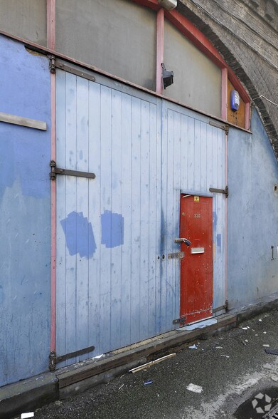 533-540 Barrington Rd, Londres à louer - Photo de l’immeuble – Image 2 sur 6