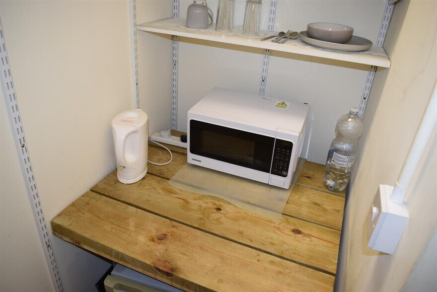 Ground Floor Office, G1, 15, The Broadway, Woodford Green à louer - Photo de l’immeuble – Image 3 sur 10