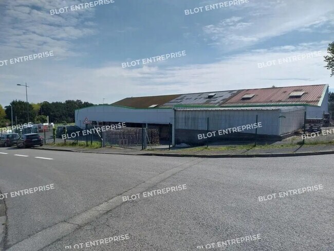 Plus de détails pour Local d’activités à vendre