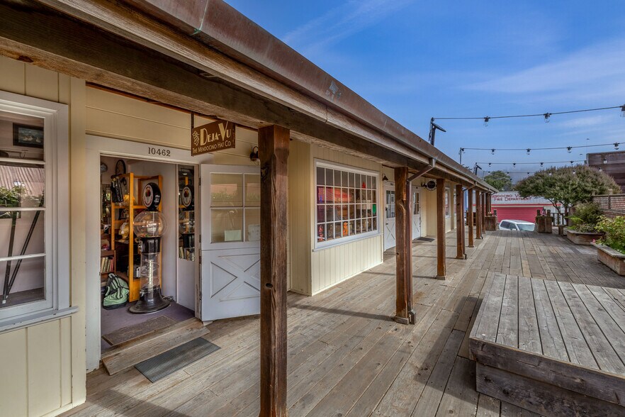 10470 Lansing St, Mendocino, CA à vendre - Photo de l’immeuble – Image 3 sur 31