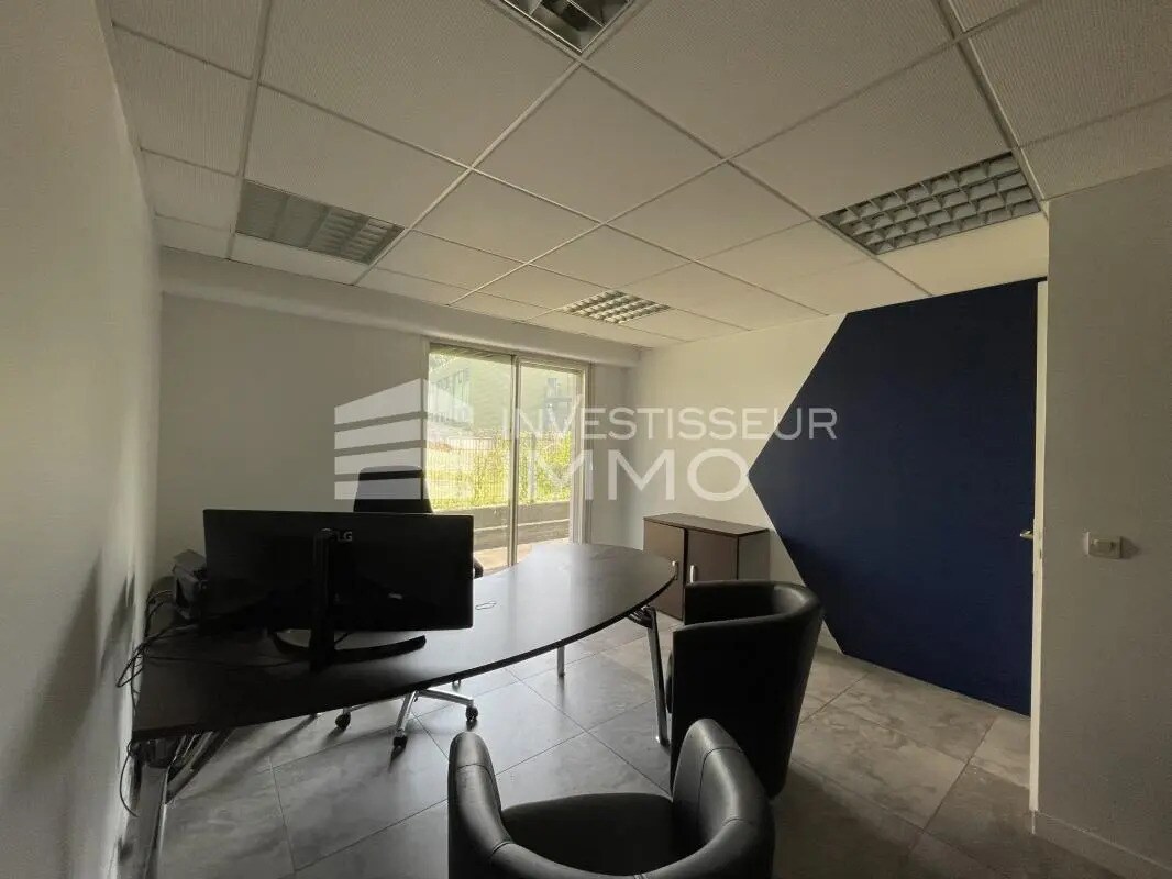 Bureau dans Melun à louer Photo principale– Image 1 sur 5
